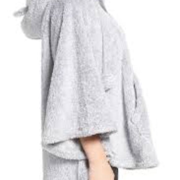 Cuddle Lounge Poncho - Picture 3 of 9